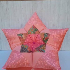 coussin patchwork artisanal en tissu