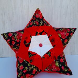 Coussin étoile patchwork rouge