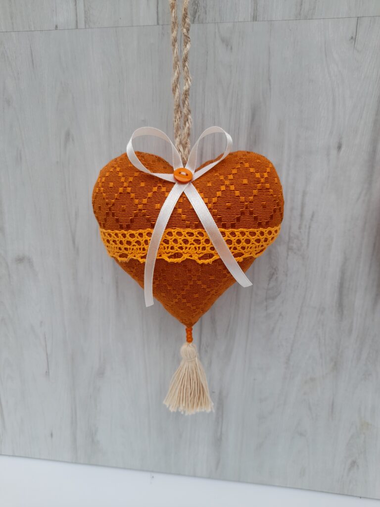 Coeur marron orangé