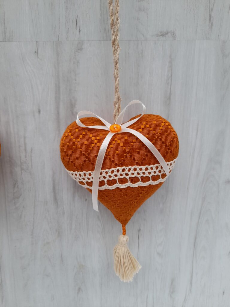 Coeur tissu marron