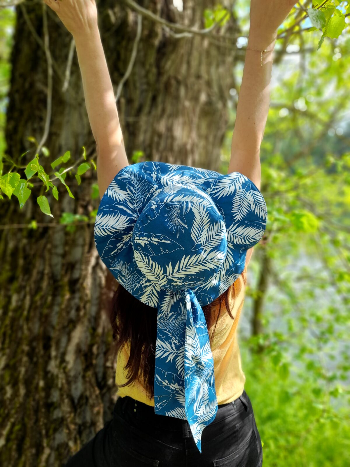 Chapeau bleu palmiers