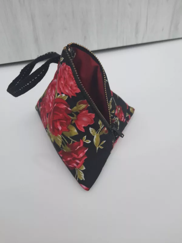 Pochette triangle roses