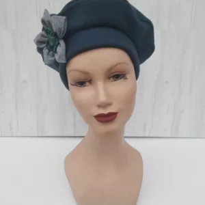 Béret avec fleur