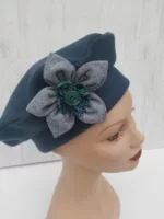 Béret bleu fleur