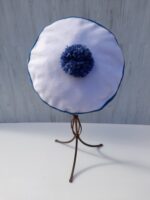Béret blanc bleu