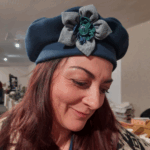 Béret avec fleur