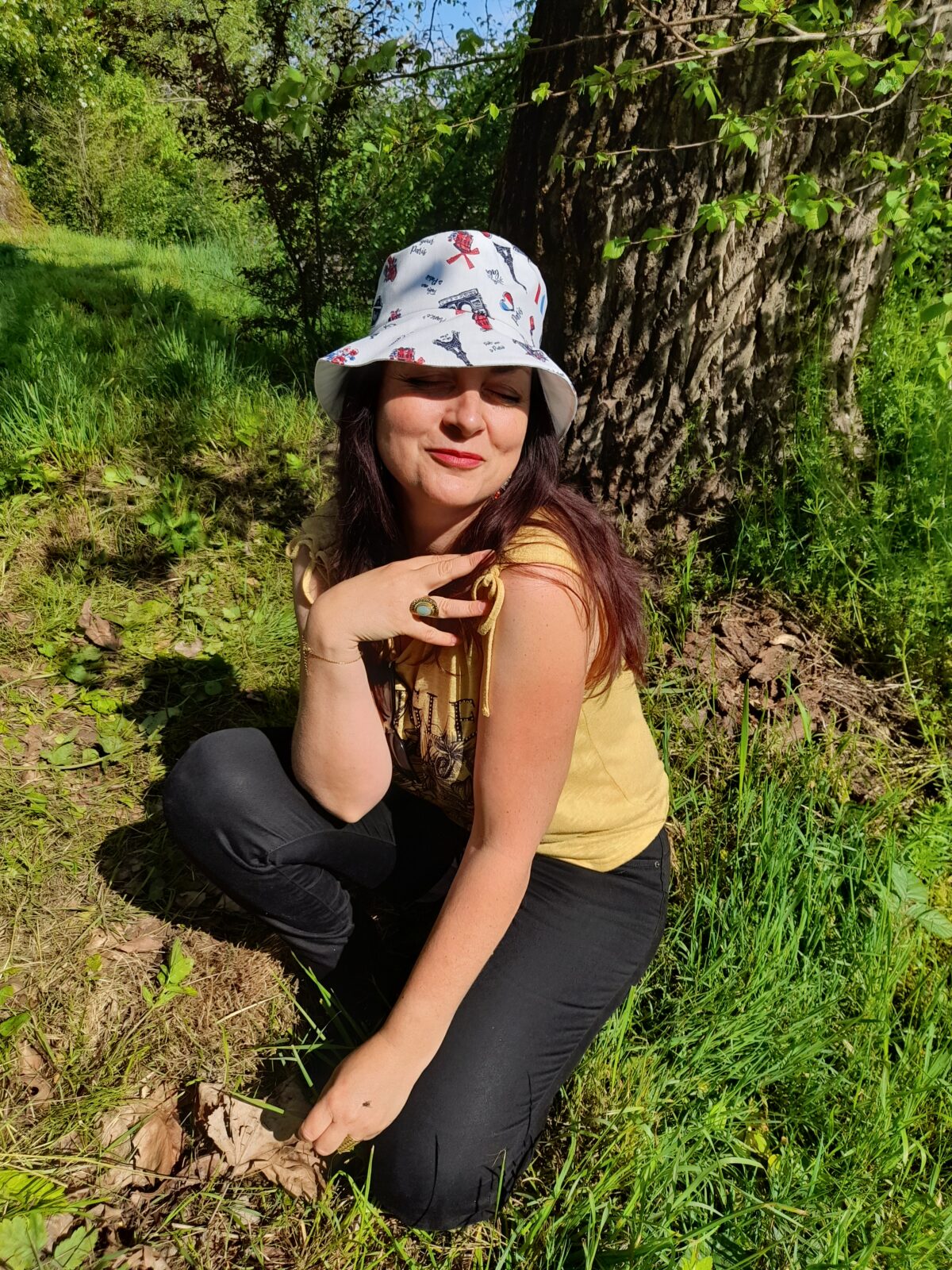 Chapeau blanc imprimé