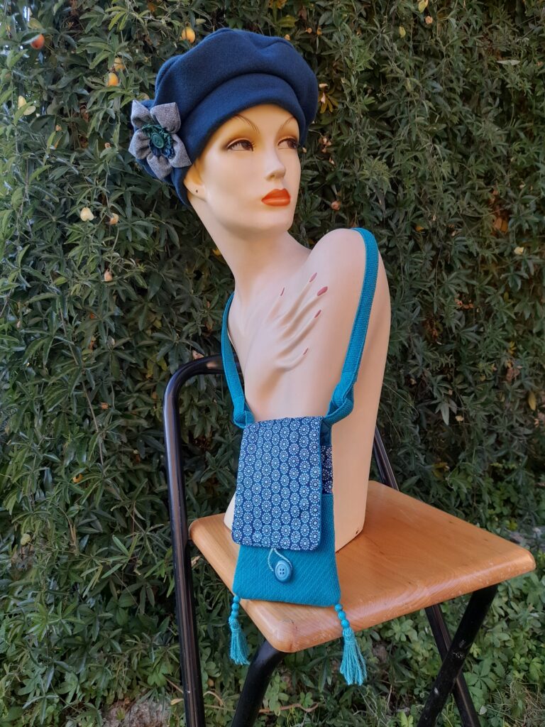 Pochette portable bleue