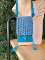Pochette portable bleue artisanale
