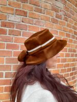 Chapeau velours marron